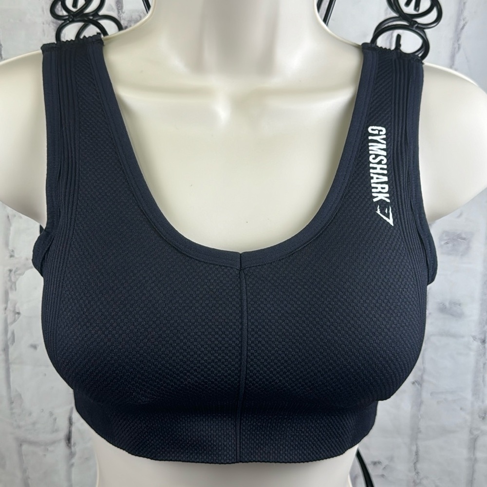Gymshark Sports Bra Crop Top Waffle Knit Ribbed Black Removable Pads White Logo